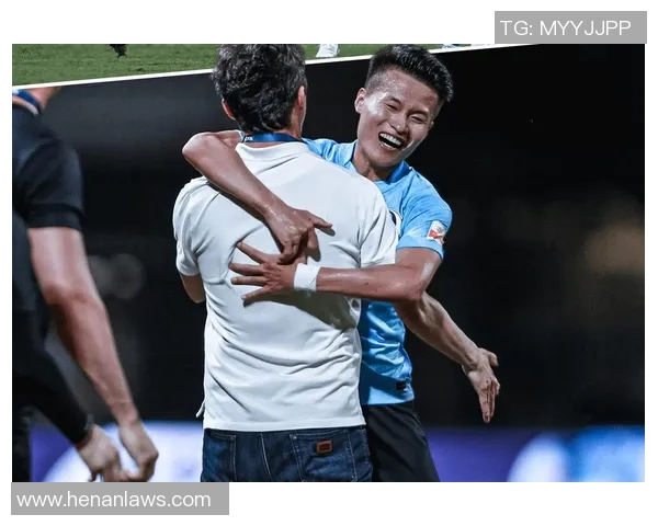 黄强专访：从青涩少年到网球明星的奋斗与成长之路